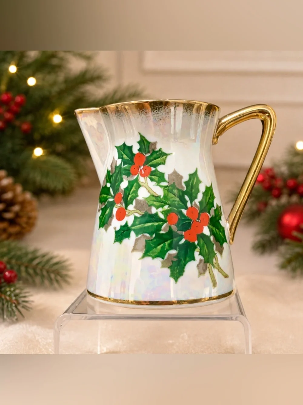 🔍 Vintage Ucagco Christmas Holly Lusterware Porcelain Creamer – Made in Japan